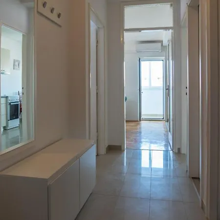 Апартаменти Marijana *